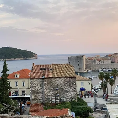 Just A Step To The Old Gates * Dubrovník