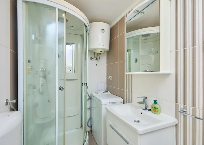 Apartment Just A Step To The Old Gates