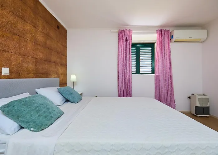 Just A Step To The Old Gates * 두브로브니크