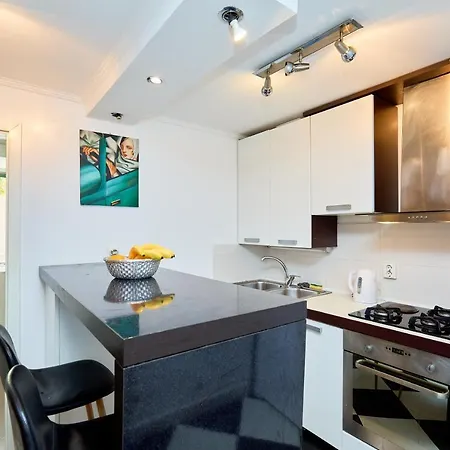 Just A Step To The Old Gates 아파트 *